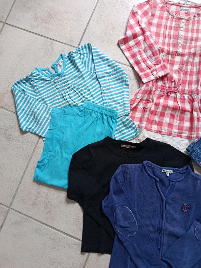 Lot vêtements 5 ans - photo numéro 3