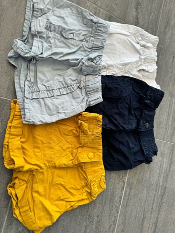 Lot shorts 18 mois