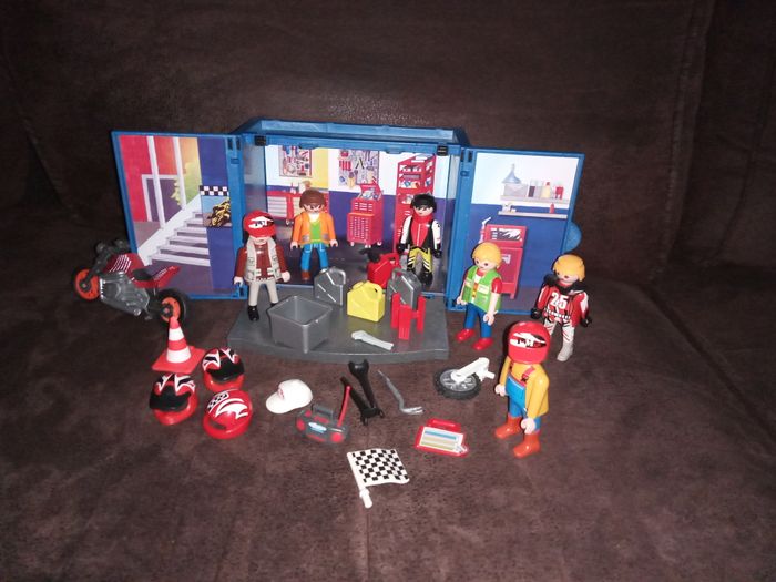 Petit Atelier Moto transportable "Playmobil" (incomplet)