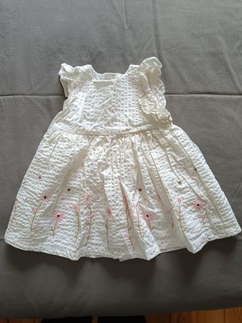 Robe blanche à fleurs 