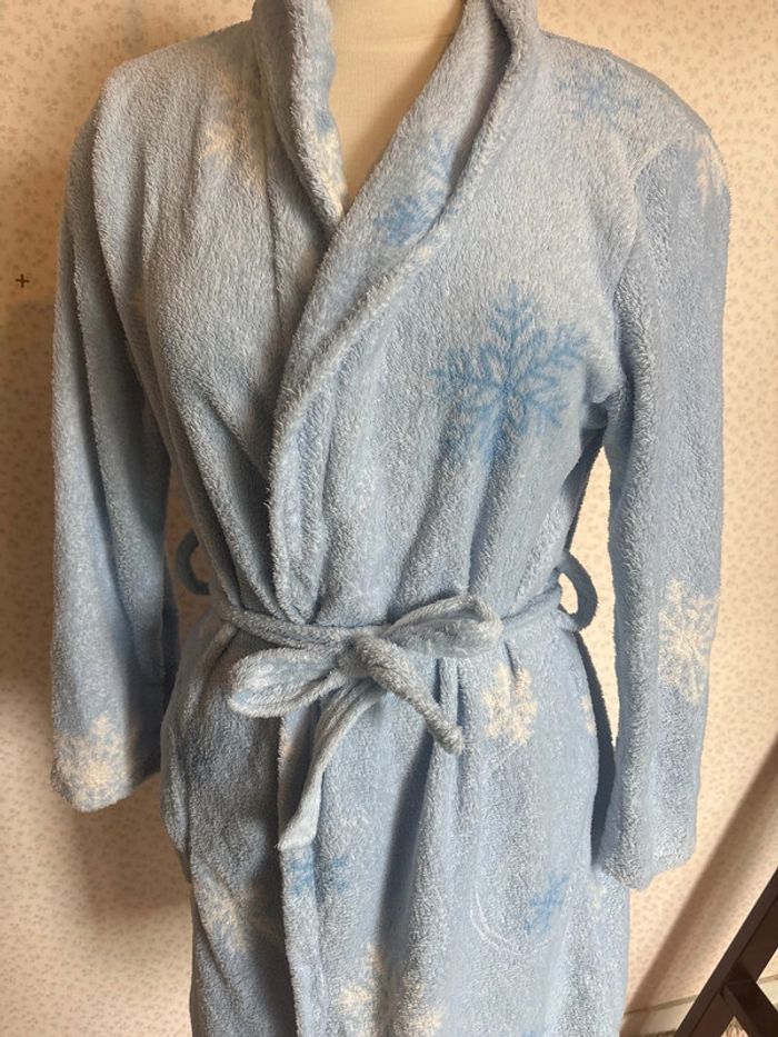 Peignoir sans etiquette de taille correspond à un 40-42 - photo numéro 2