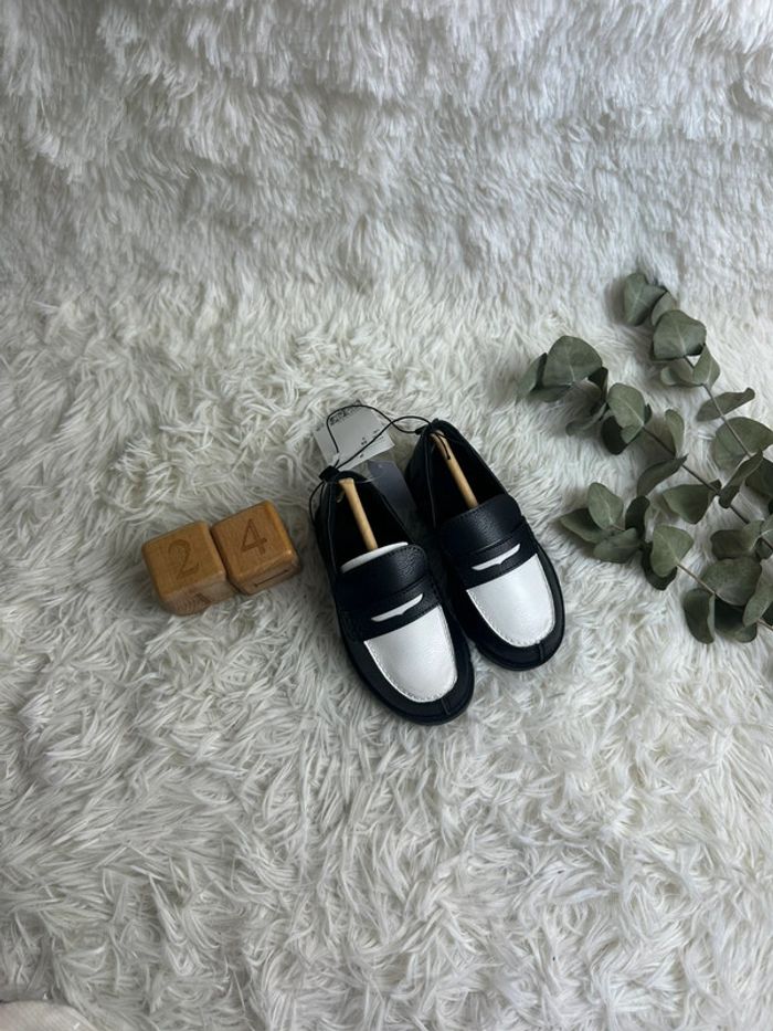 Paire de mocassins blanc et noir H&M taille 24