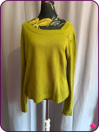 Pull en maille vert olive Mayflower, encolure bateau et boutons - Taille L (T4)