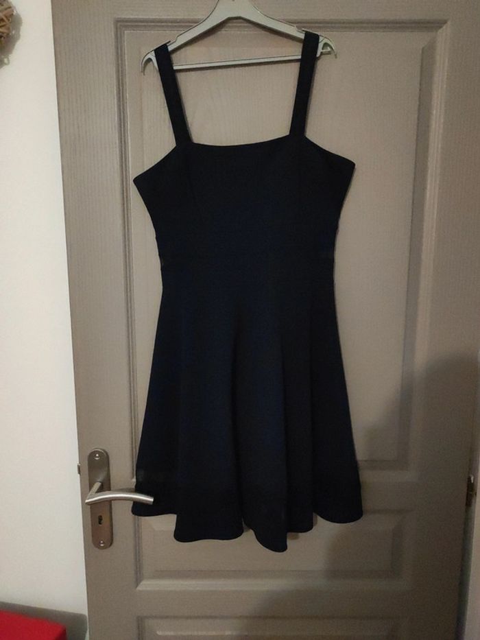 Robe courte bleue marine