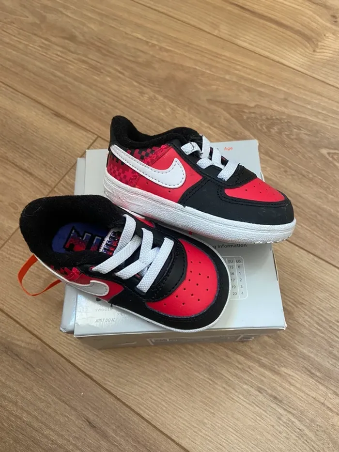 Basket bébé Nike
