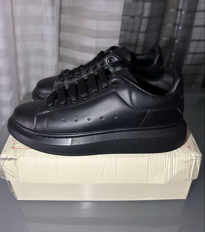 Sneakers Alexander McQueen noires – taille 43, boîte abîmée - photo numéro 6