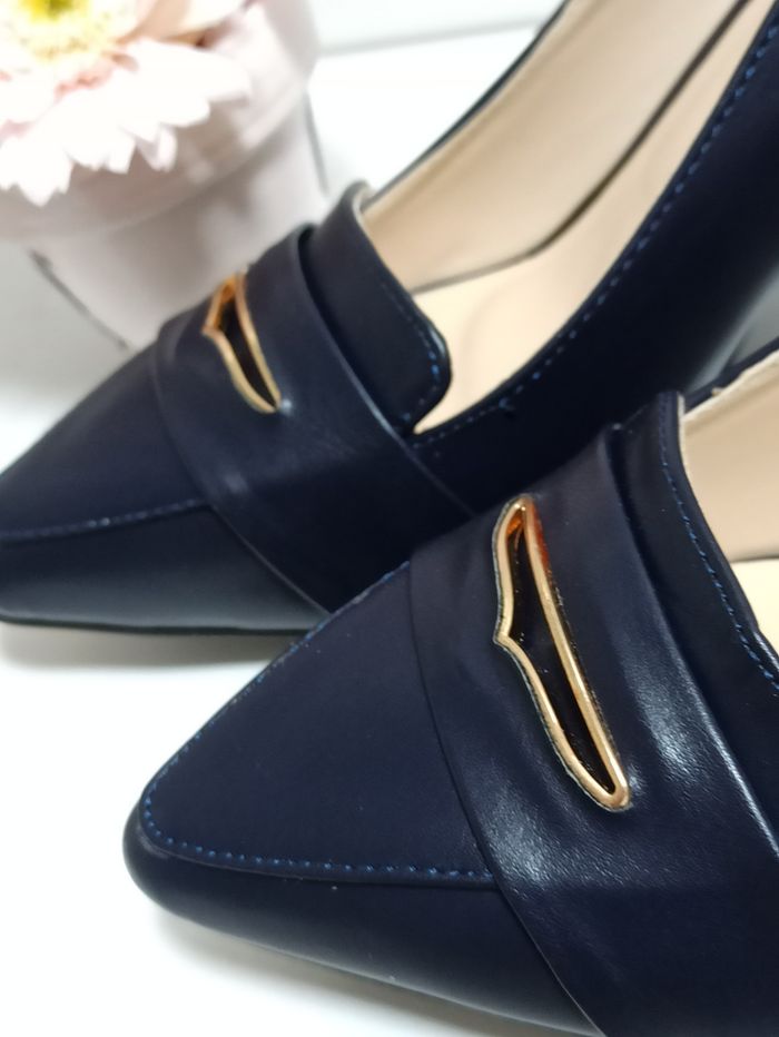 Escarpins bleu marine Neuf - photo numéro 3