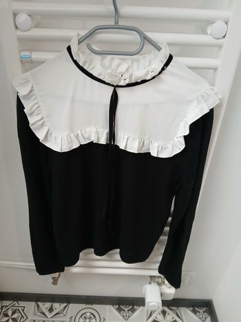 Fin pull col dentelle  blanc