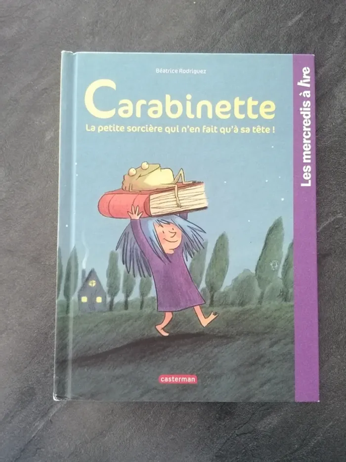 Livre Carabinette la petite sorcière qui n'en fait qu'à sa tête ! - photo numéro 3