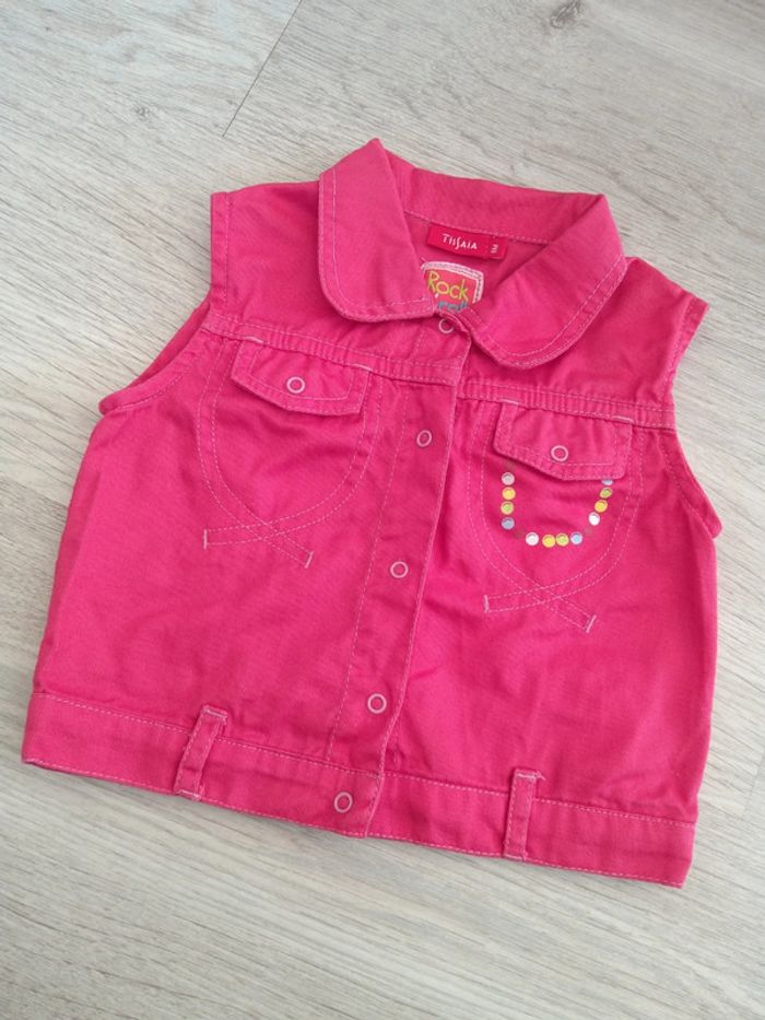 Gilet ou chemise sans manches fille 6 mois