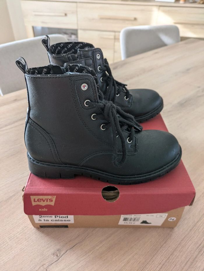Boots Levi's noir pointure 34 - photo numéro 2