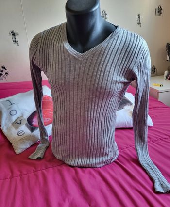 Pull homme près du corps