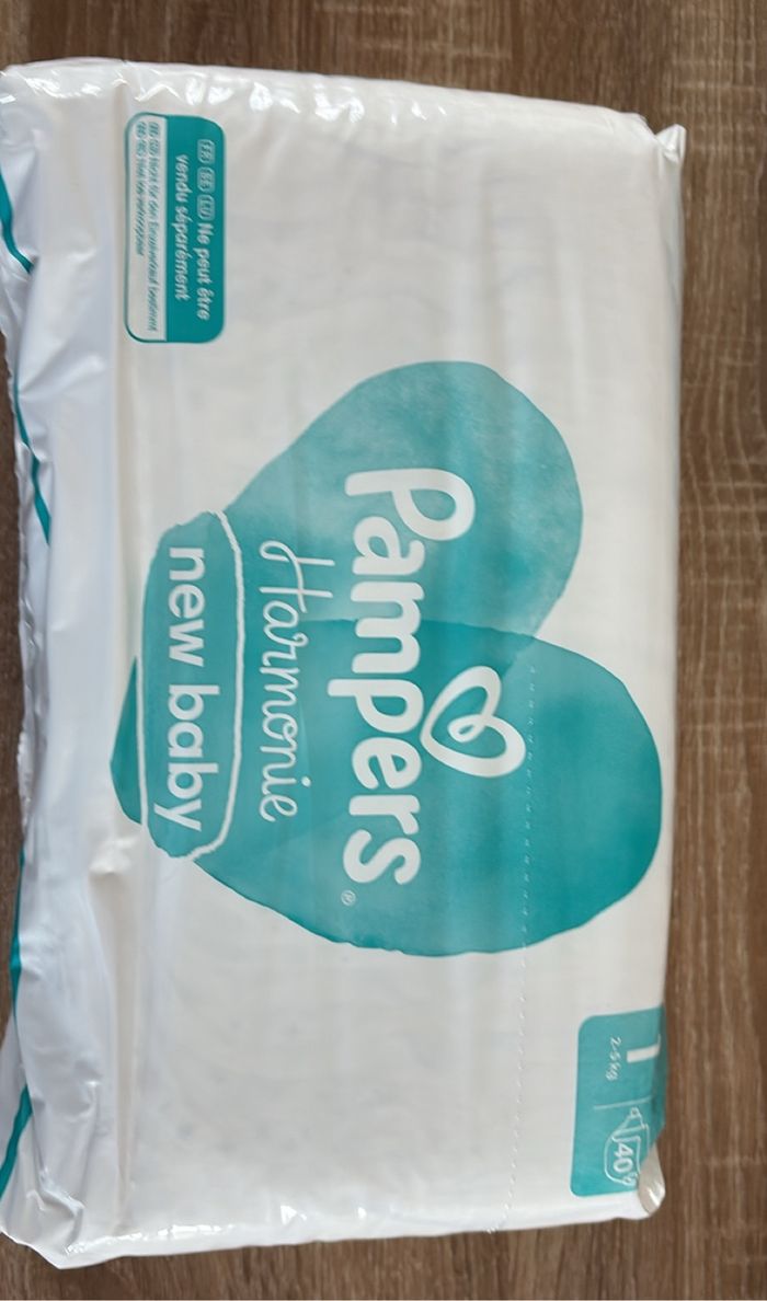 Couches Pampers
