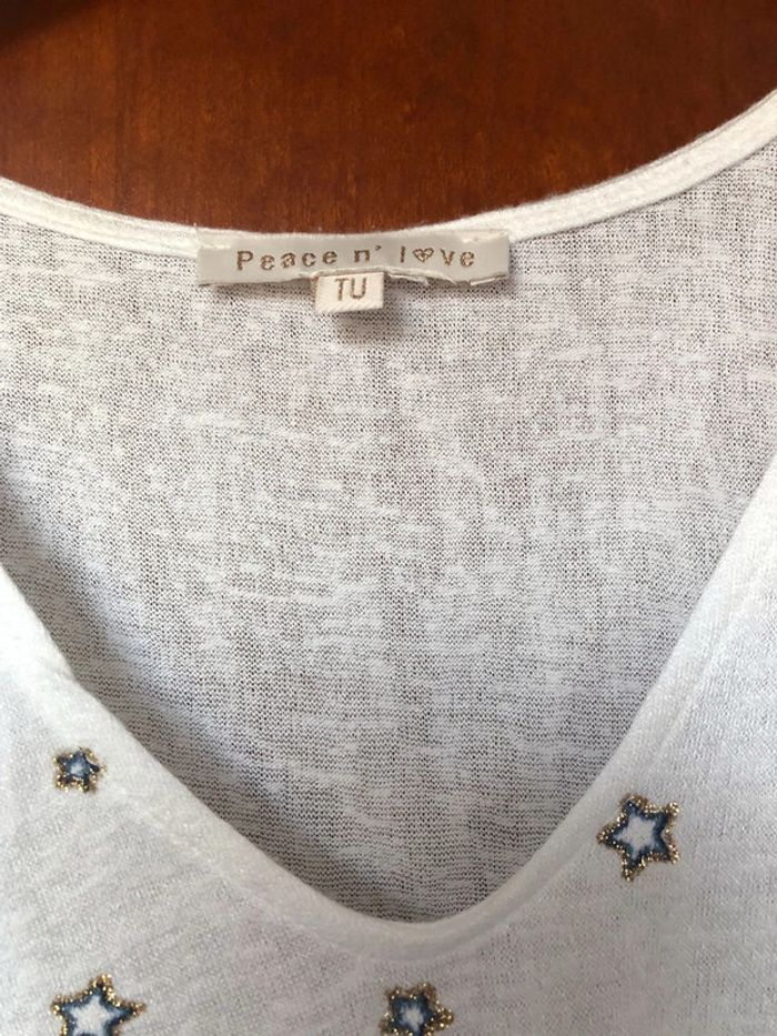 T-shirt blanc col v Peace and Love neuf - photo numéro 2