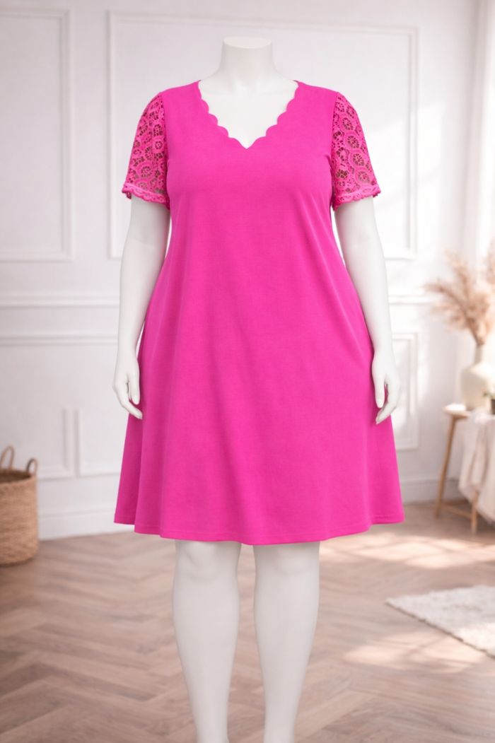 Robe rayonnante éclat fushia aux manches dentelle Femme Taille 54 marque Asos 💍 - photo numéro 5