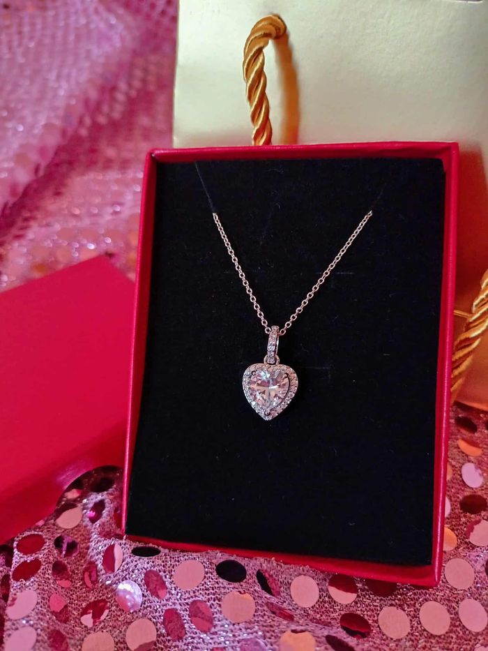 Collier , coeur neuf - avec écrin / sac -prêt à offrir - photo numéro 2