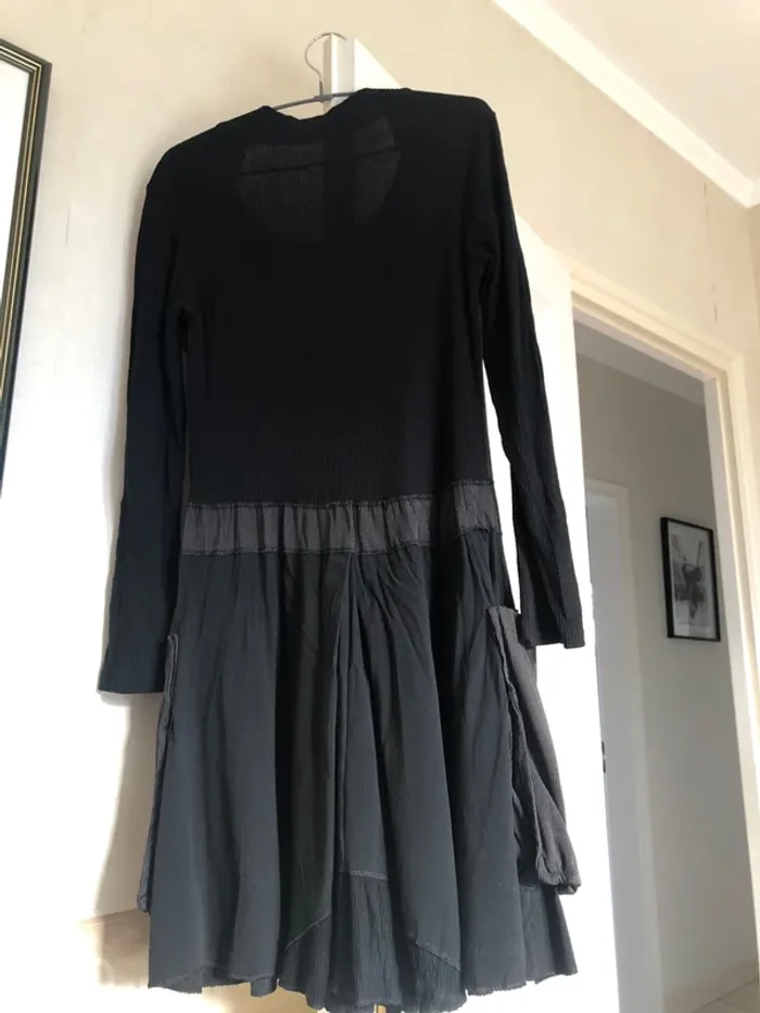 Robe noire et grise - photo numéro 3