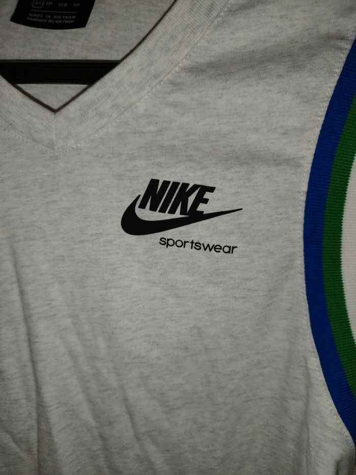 T-shirt col V - photo numéro 2