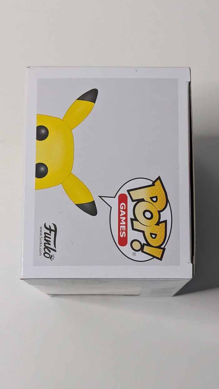 [Funko pop] Figurine Pokemon Pikachu flocked 353 - photo numéro 5