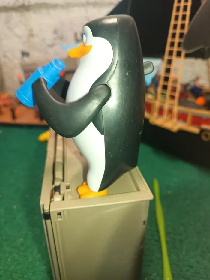 Figurines pingouins de Madagascar burger king 2015 - photo numéro 3