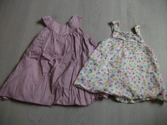 Lot de 2 robes bébé fille 3 mois TBE