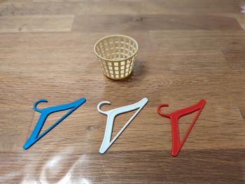 Lot d'accessoires pour poupée 30 cm/ Barbie