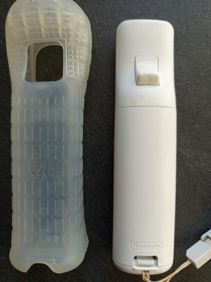 Nintendo - Wii - Wiimote - photo numéro 2
