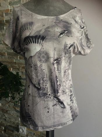 T-shirt gris avec strass