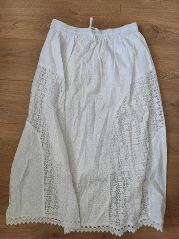 Jupe blanche, M, Isla Bonita