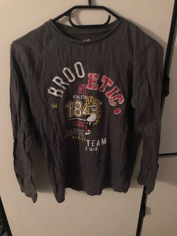 Haut kiabi taille 12ans confortable en très bon état