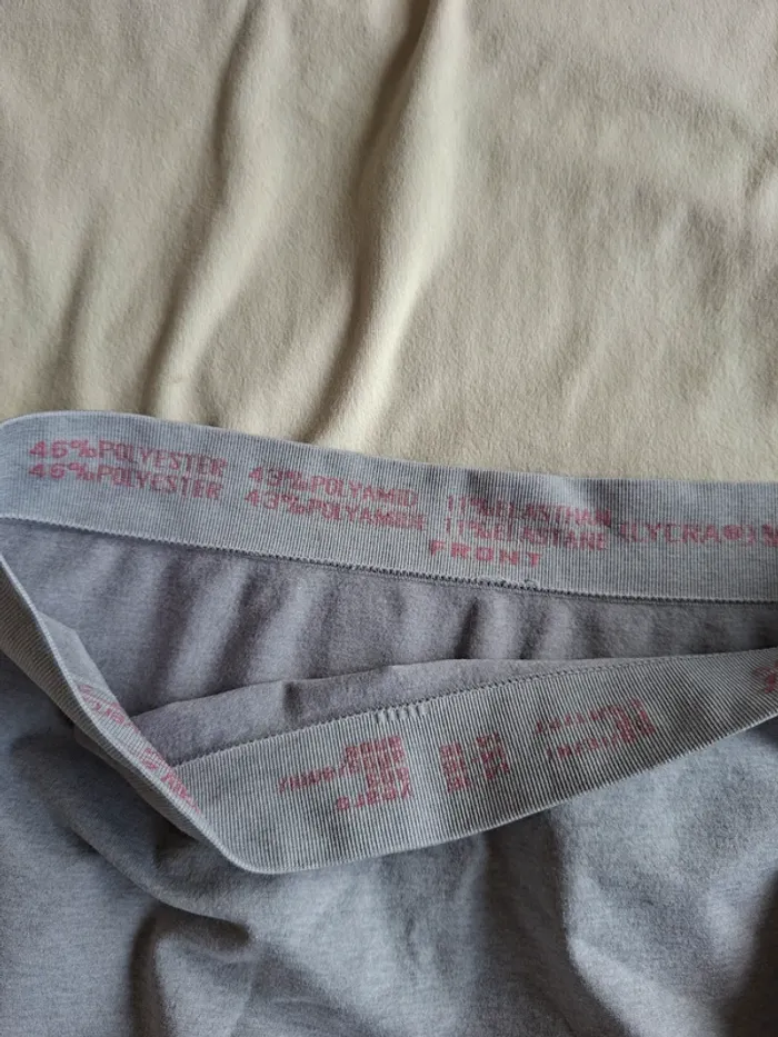 legging de sport gris et bas rouge, marque Cyivit, taille 14/16 ans, en très bon état - photo numéro 4