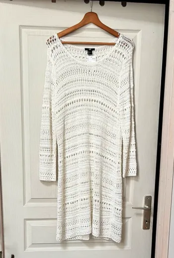 Robe écru Taille L , neuve avec étiquette