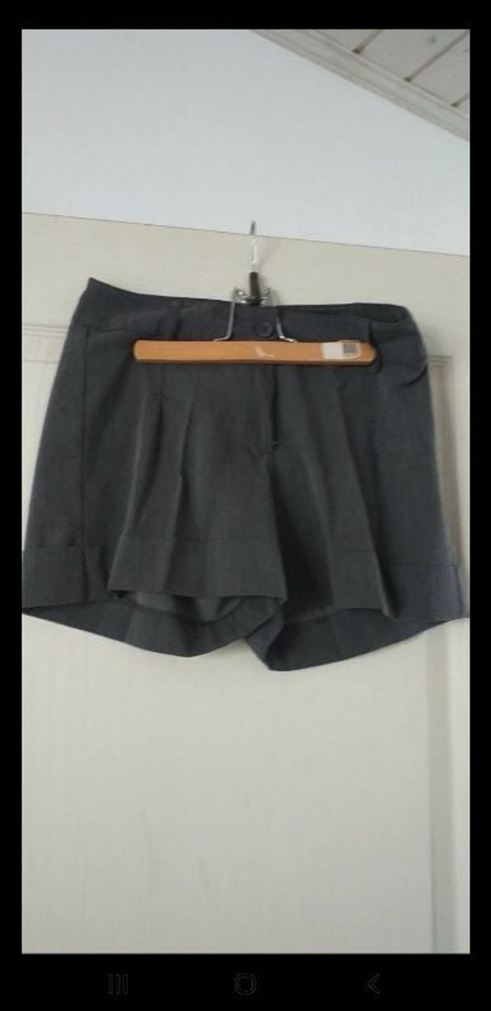 Short gris