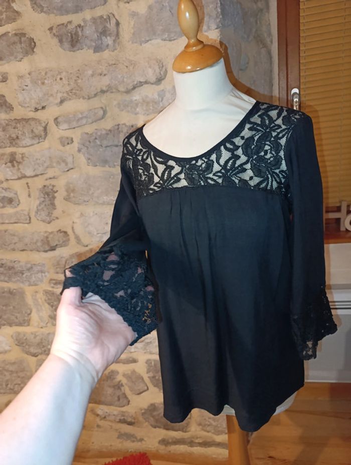Jolie blouse manches 3/4 avec dentelle et dentelle au dos marque DPM taille 40 - photo numéro 2