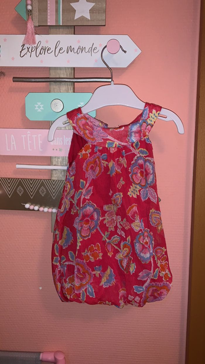 Robe fleurie taille 6 mois