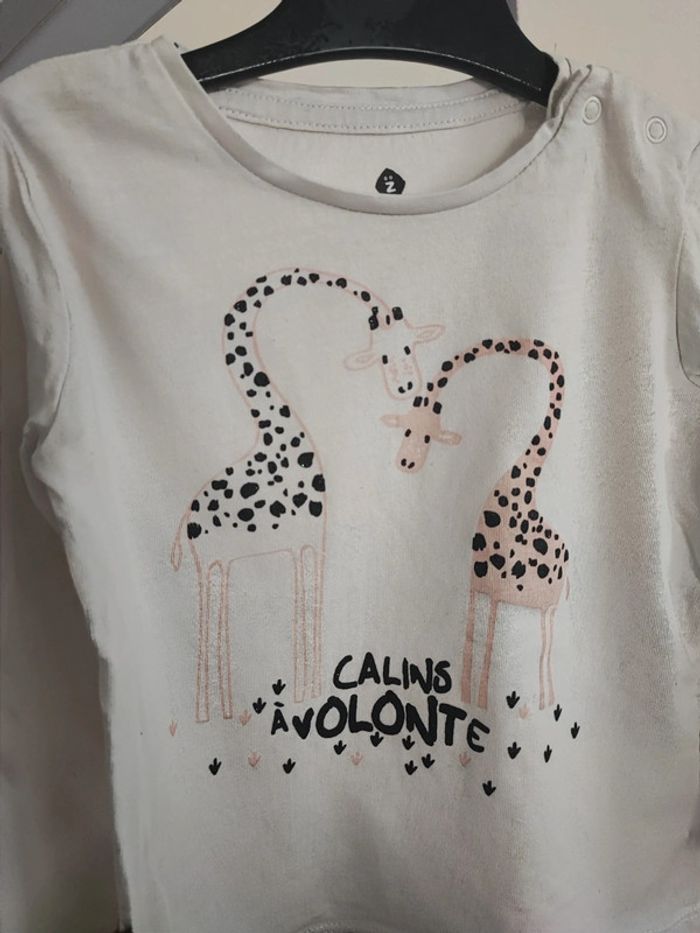T-shirt manches longues taille 24 mois - photo numéro 3