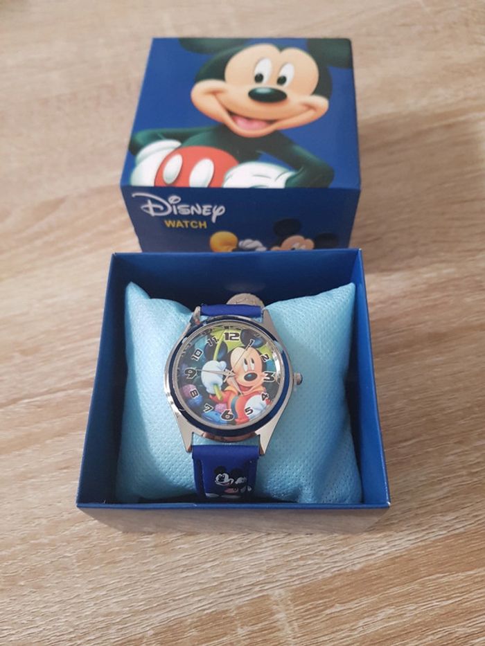 Montre enfant Mickey Mouse dans boîte