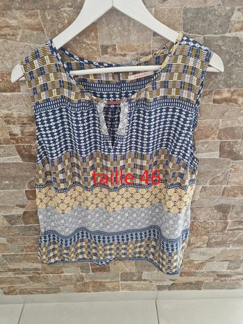 t shirt haut bleu jaune blanc taille 46 marque camaieu