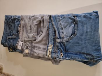 Lot 3 jeans