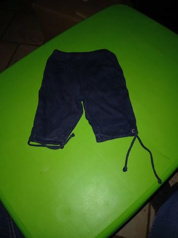 Pantacourt bleu marine 2 ans