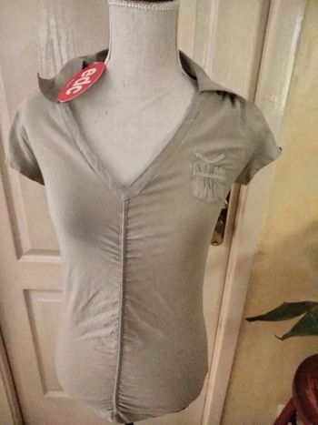 Haut neuf manches courtes cintré en L EDC by esprit