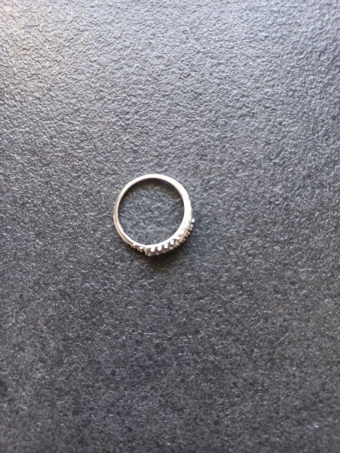 Bague en argent avec zirconias noirs et blancs, taille 56, neuf - photo numéro 3