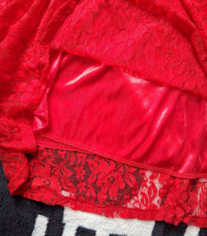 Robe en dentelle - photo numéro 2