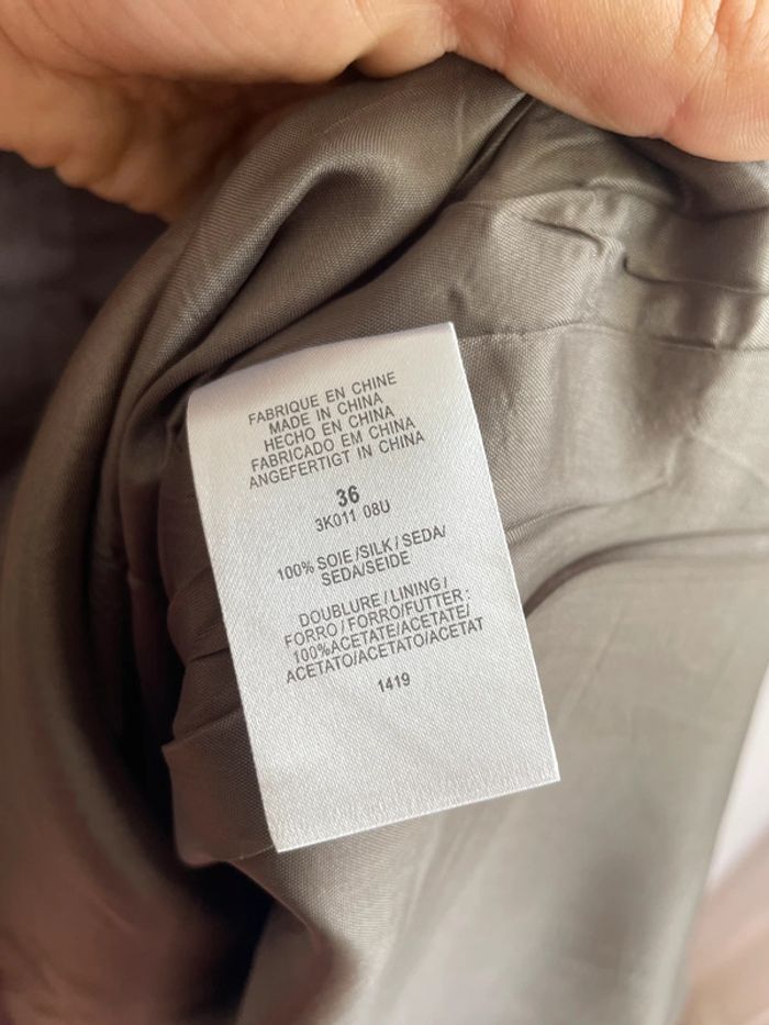 Robe grise en soie Caroll ceinture fleurs - photo numéro 5
