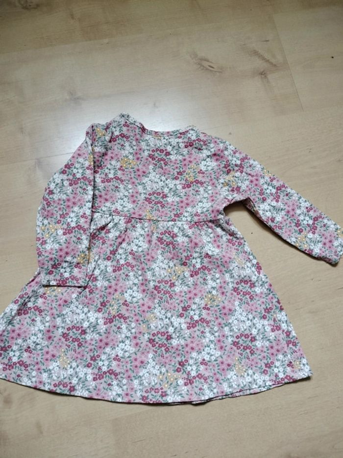 Robe fleurie - photo numéro 2