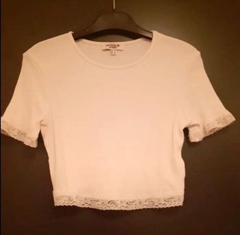 Haut avec dentelle