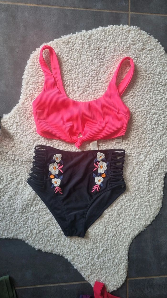 Maillot de bain 2 pieces bas sympa culotte haute hollister S 36 - photo numéro 11