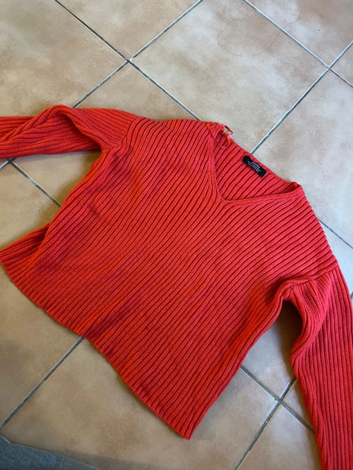 Superbe pull rouge - très bon état - bershka - taille XS - photo numéro 2