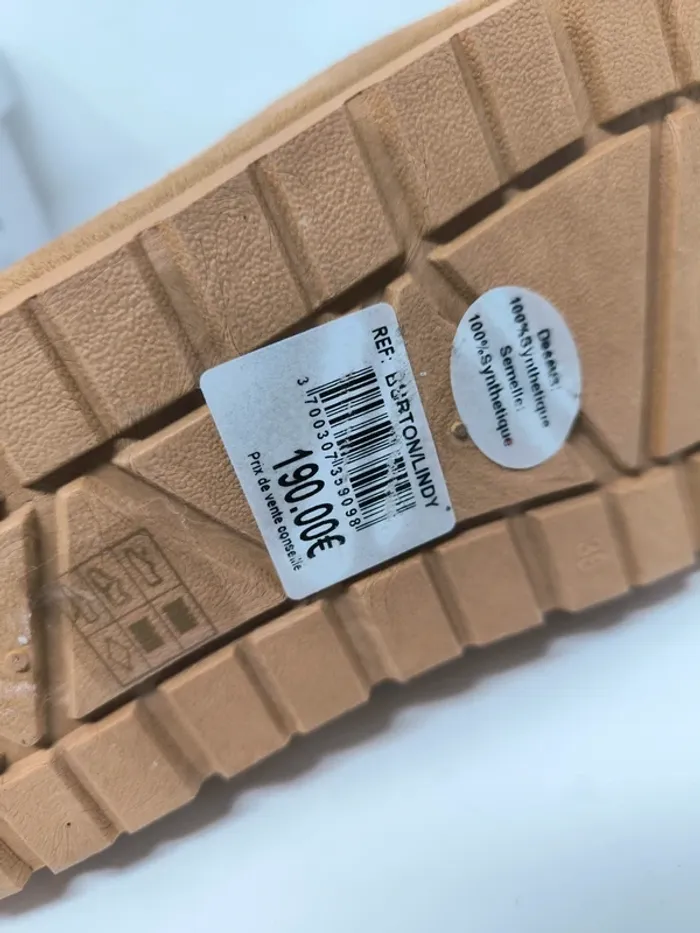 Bottines fourrées Burton neuves valeur 190€ - photo numéro 6