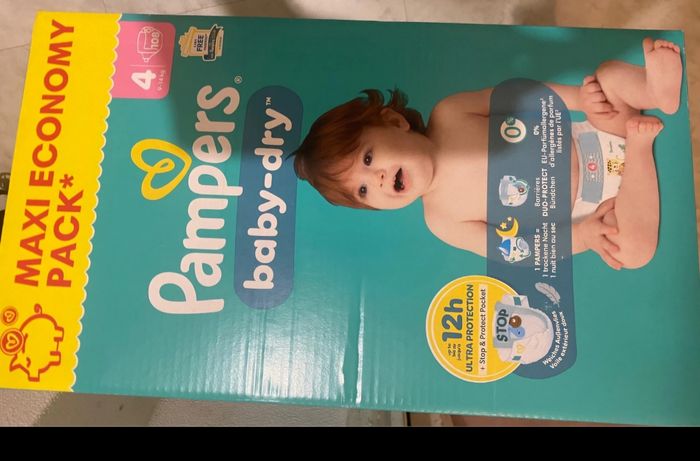 Couches pampers baby dry mega pack